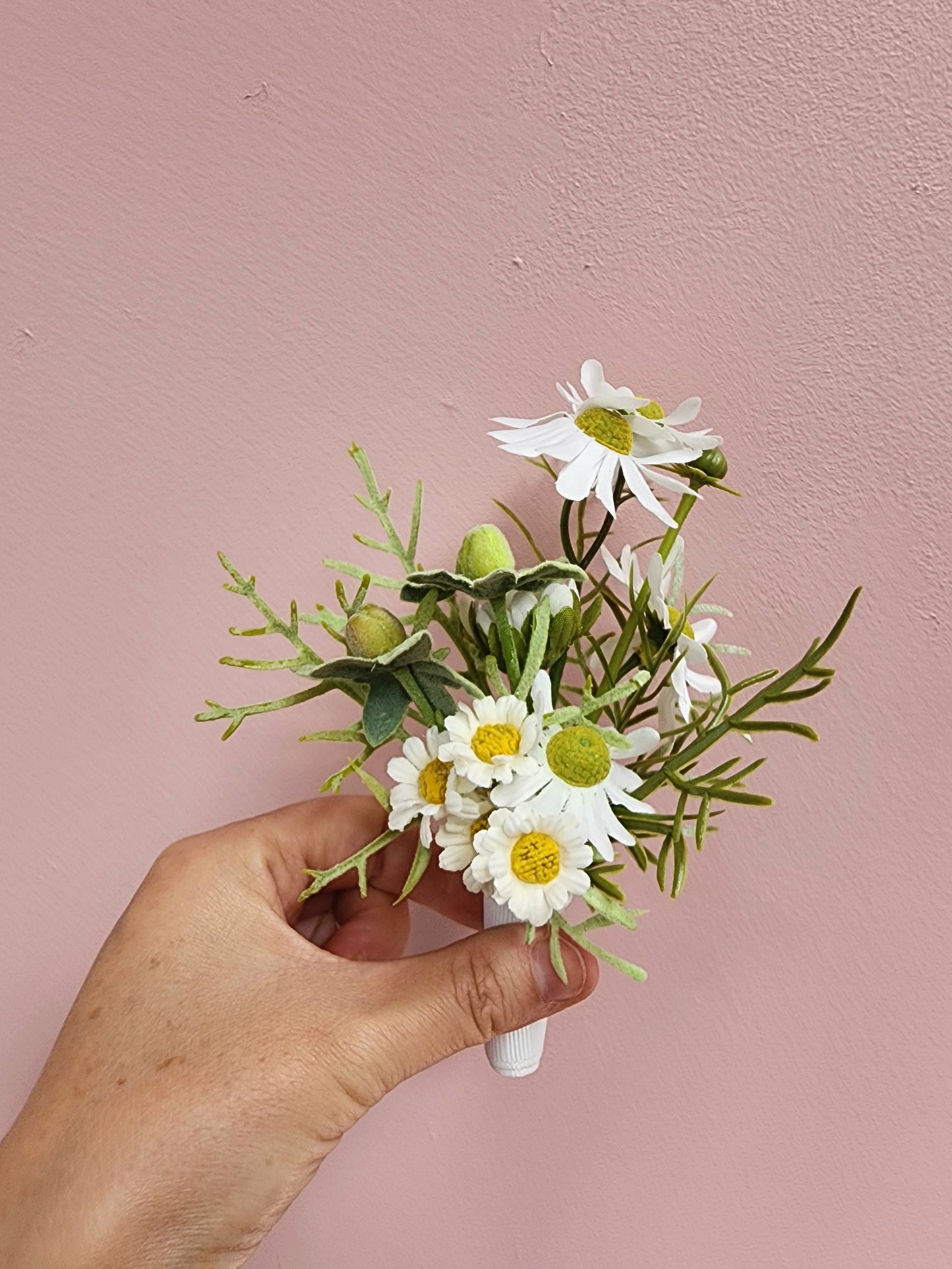 Darling Daisy - Buttonhole