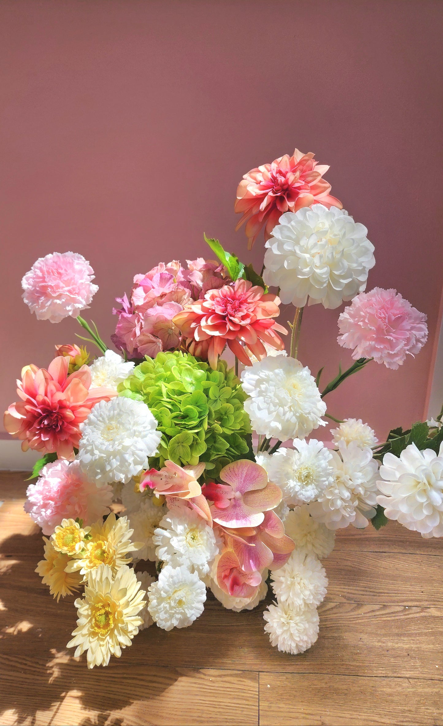 Luscious Flower Cloud - Lifelike Artificial Flowers