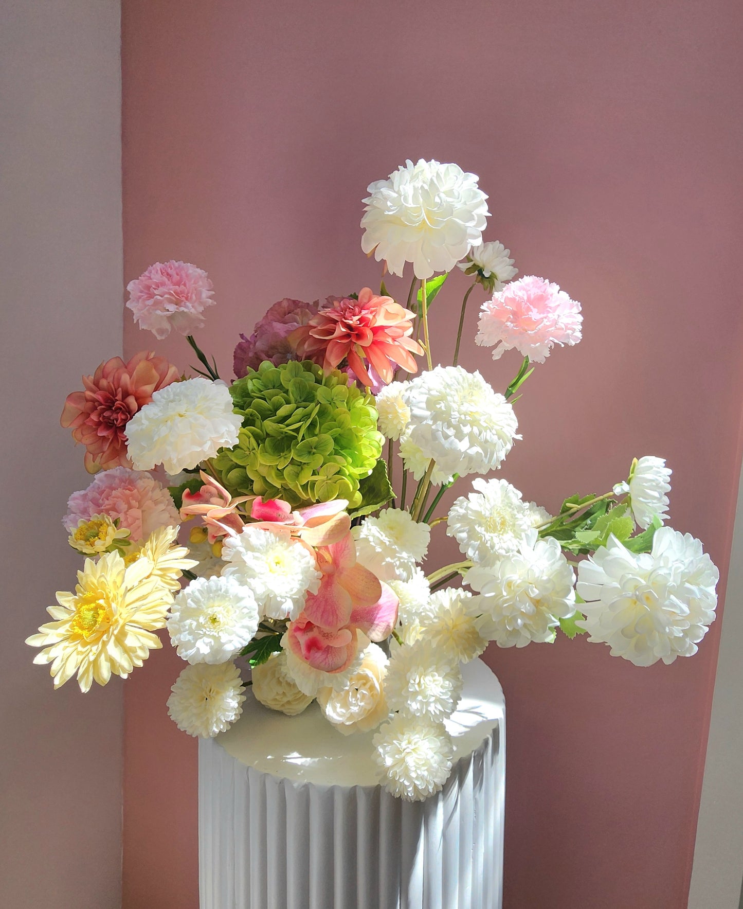 Luscious Flower Cloud - Lifelike Artificial Flowers